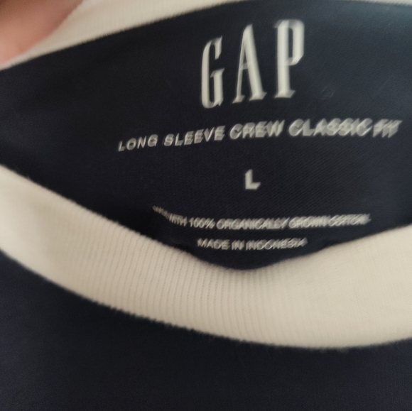 NWT gap long sleeve crew size Lg-5 - Picture 2 of 2